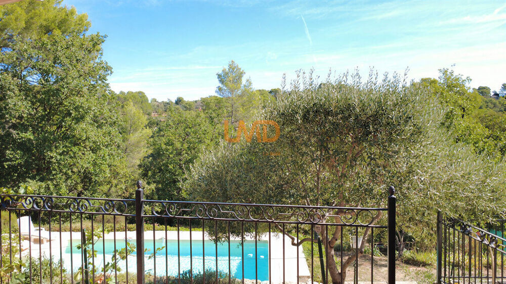 Vente Maison Flayosc – Maison de plain-pied avec piscine, vue dégagée Flayosc
