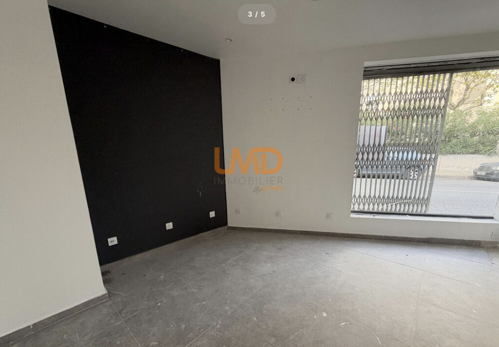   Local commercial Nimes