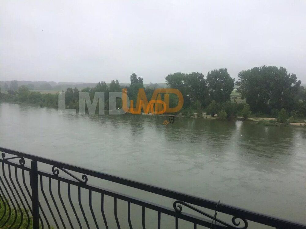 Vente Maison Centre Ville  Appartement 136 M² Avec Dependances Tonneins