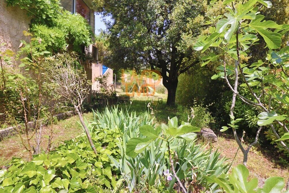 Saint Maximin: Maison T4 127m2 terrain 1000m2
