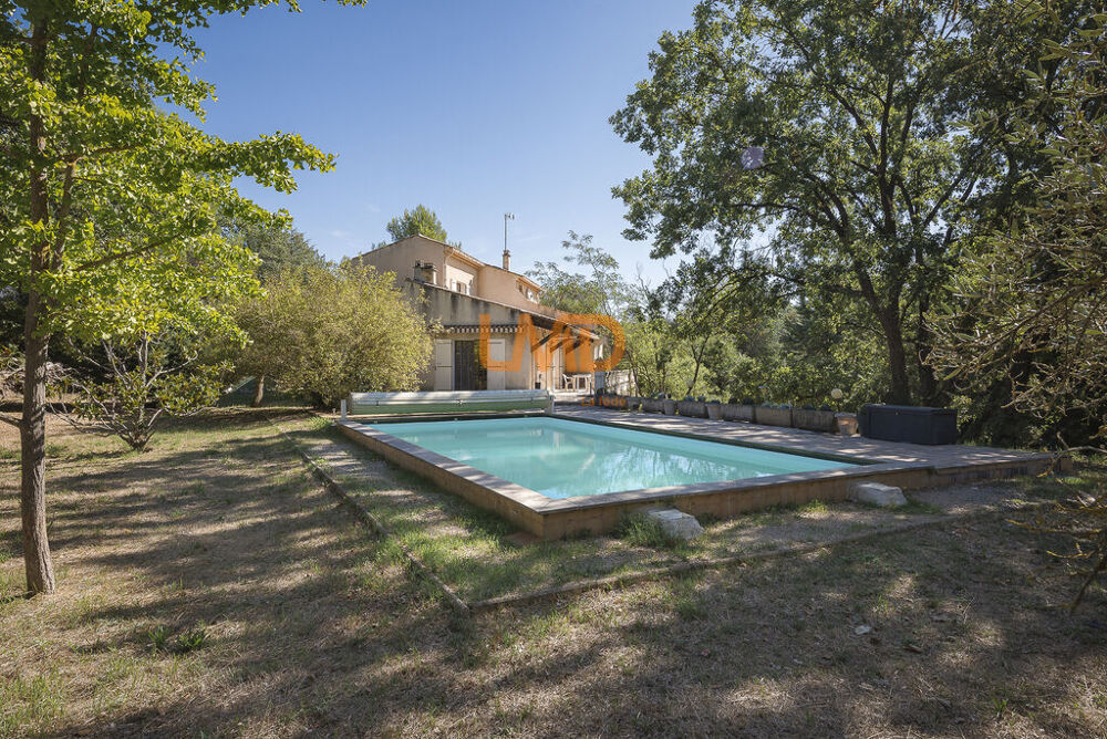 Vente Maison Maison familiale avec piscine sur 3900m2 arborés plein sud. Flassans sur issole