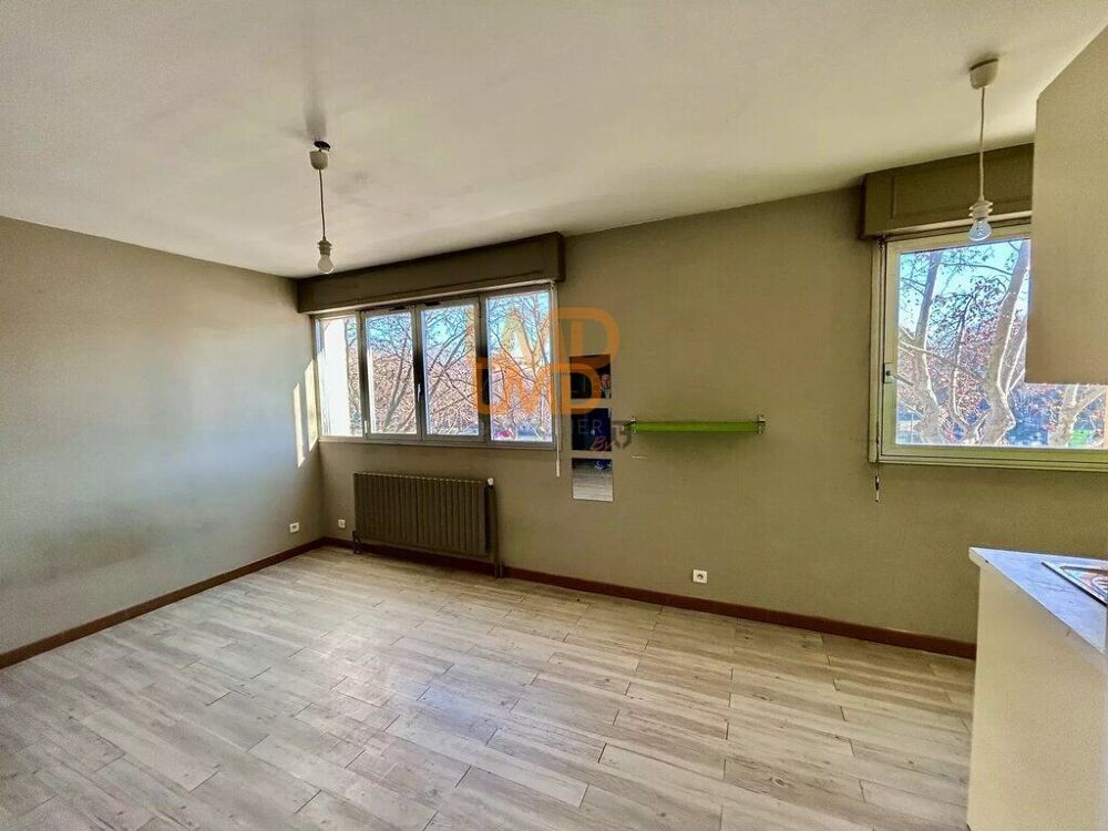 Location Appartement T1, calme, lumineux, centre ville, jardin de la fontaine Nîmes