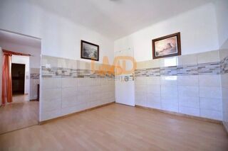  Immeuble à vendre 15 + pièces 300 m²
