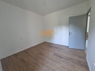  Appartement à louer 5 pièces 82 m²