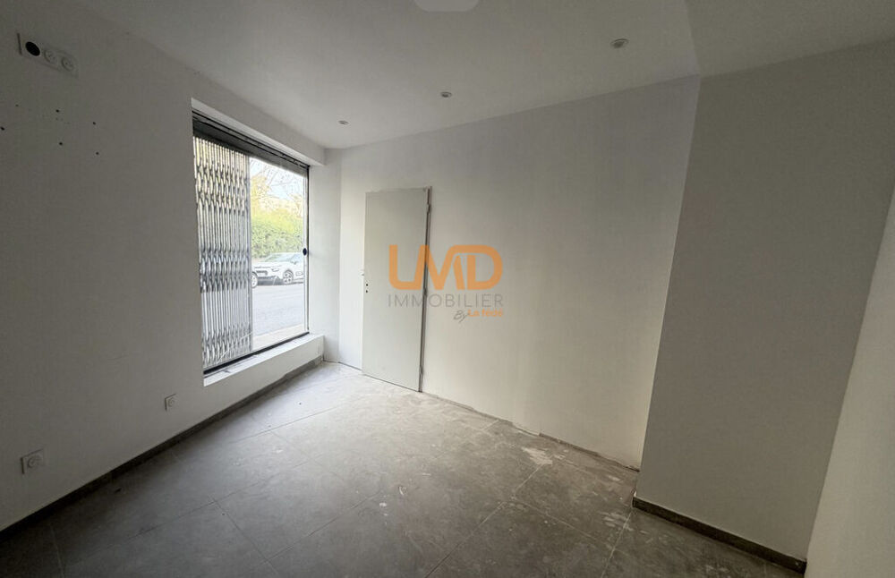  Local commercial Nimes