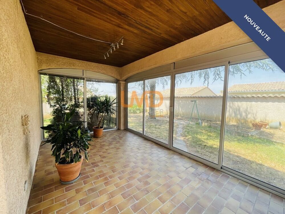 Propriété T5 avec piscine, parc, garages