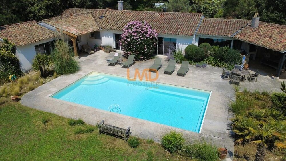 Maison familiale avec piscine chauffée  Proximité plage