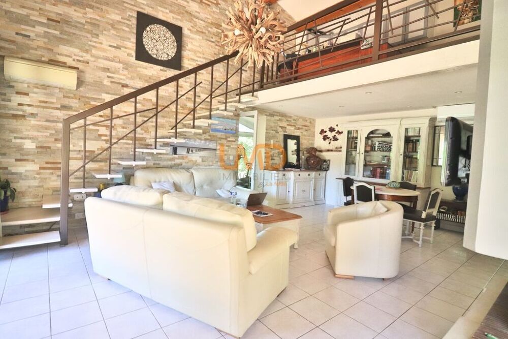 Vente Maison Maison T6 197m2 plancher - Terrain 2500m2 Nans-les-pins
