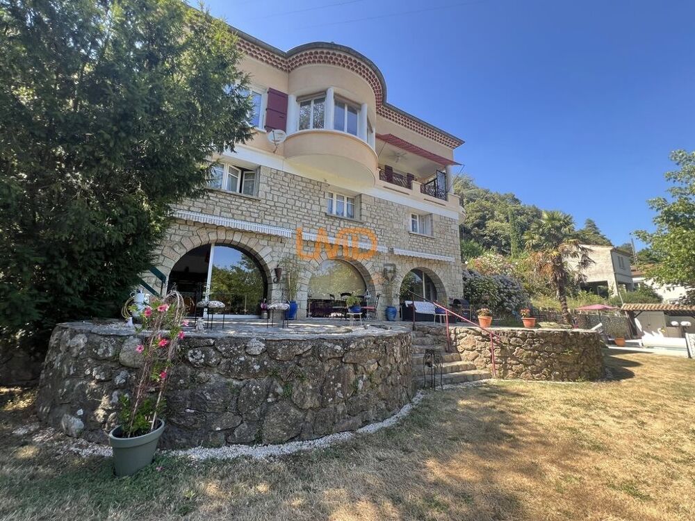 Propriété de charme avec piscine au bord de lArdèche