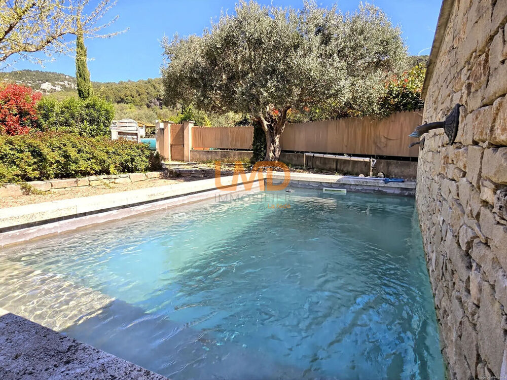 Propriété avec 2 habitations, piscine et dépendances