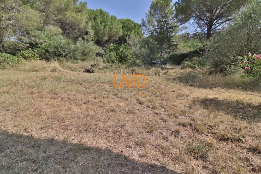 Vente Terrain Le Val: terrain constructible de 1300m2 Le val