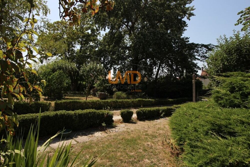 Vente Maison Maison 175 m2 à rafraichir Bazauges
