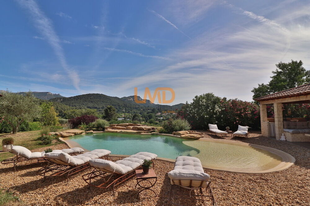 Maison de charme 4 chambres Terrain 2000m2 Piscine Calme Plein S