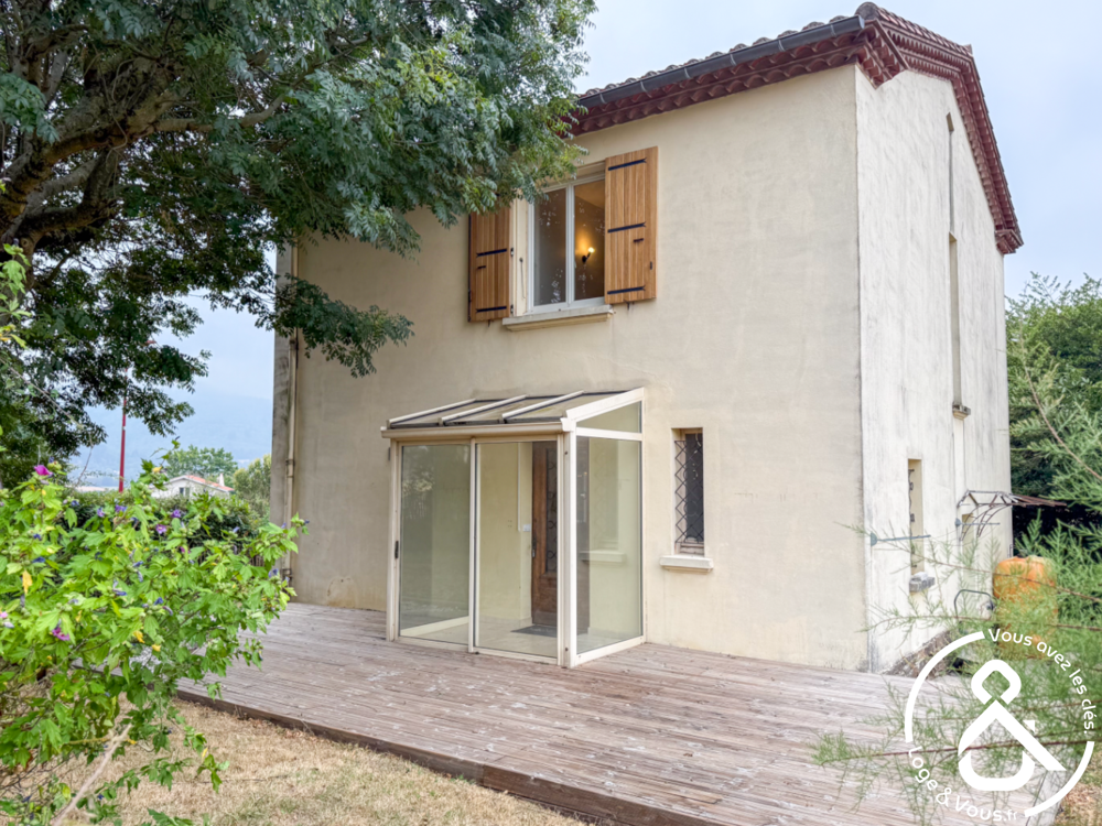 Maison spacieuse avec jardin