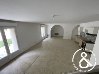 Location Appartement Appartement T3 entièrement rénové avec jardin, place de parking & box St germain des pres