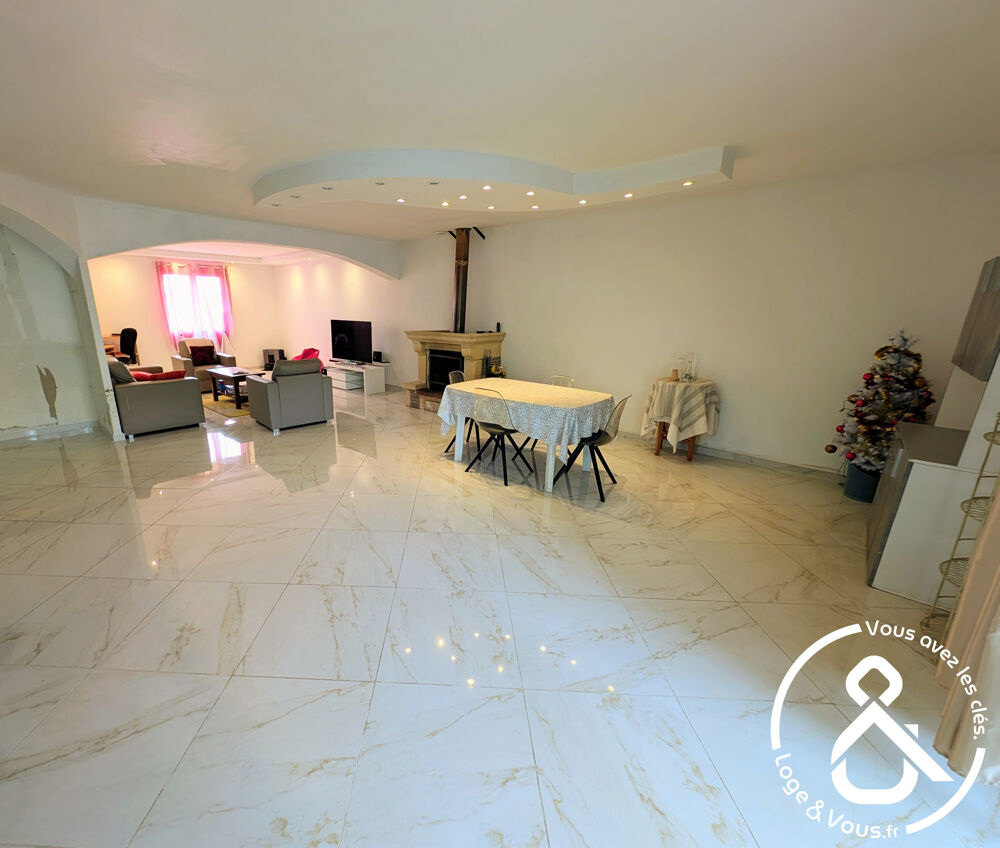 Maison sur sous sol semi-enterrée avec point de vue dominant