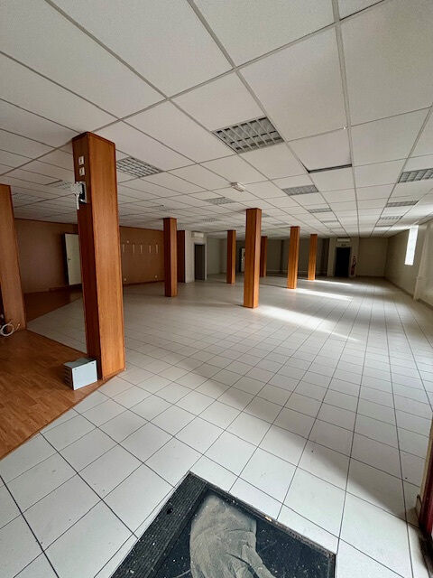 Spacieux local commercial au centre ville 199000 81200 Mazamet