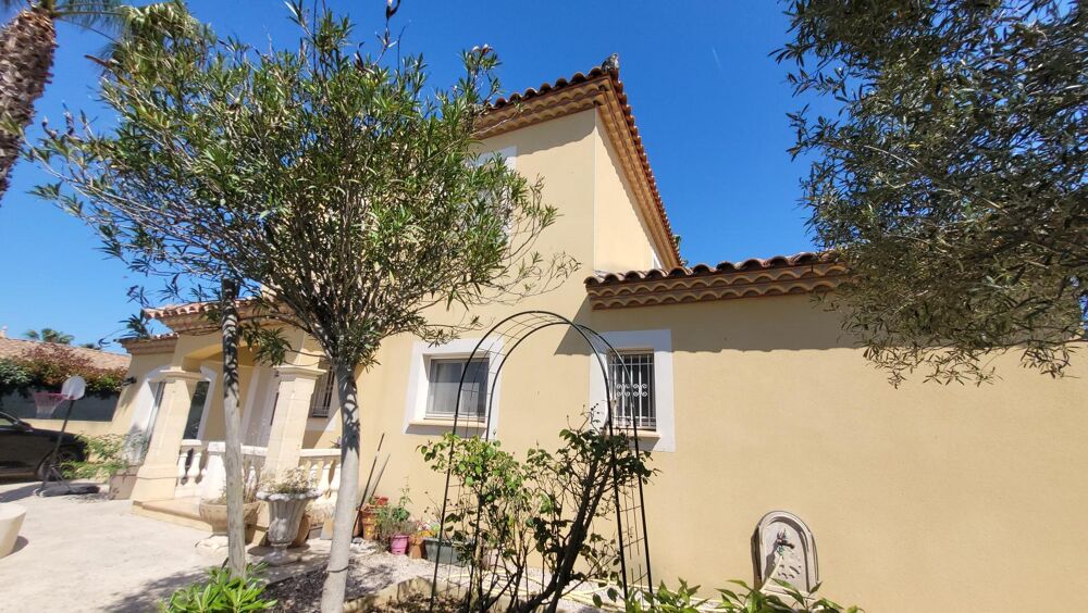 Vente Maison PÉROLS – Belle villa traditionnelle T6 de 183 m² sur 500 m² de terrain avec piscine et studio indépendant . Perols