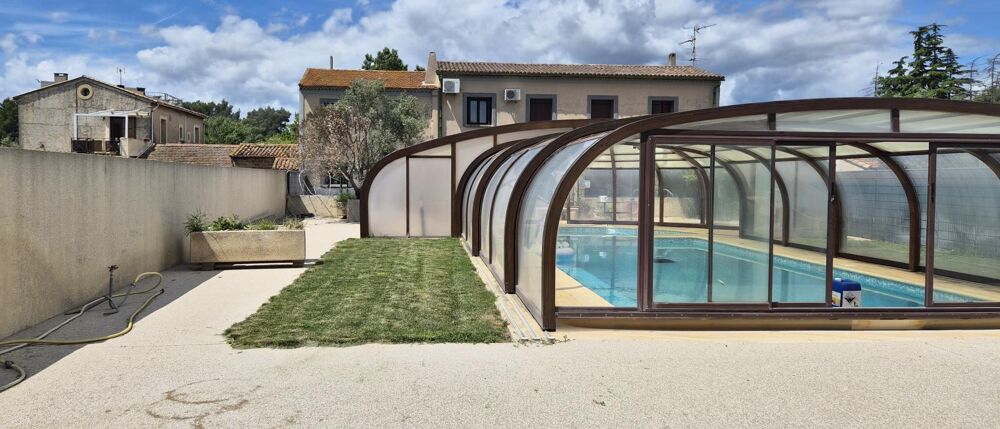 LATTES -Grande Maison T6 avec jardin clos, piscine avec pool house et 3 garages
