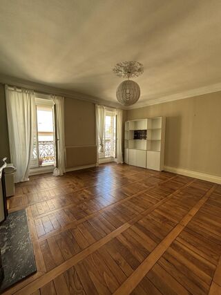  Appartement à louer 3 pièces 88 m²