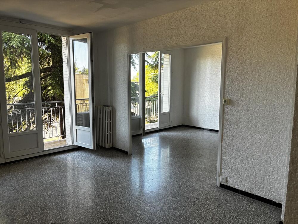 Location Appartement APPARTEMENT P3 +TERRASSE + CAVE + PLACE DE STATIONNEMENT Nimes