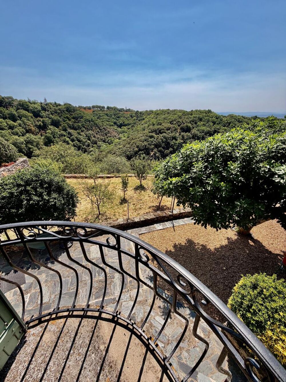 Vente Maison Maison type T4 de 102 m2 sur 495 m2 de terrain avec vue splendide dégagée sur Pyrénées et château au calme. Saissac