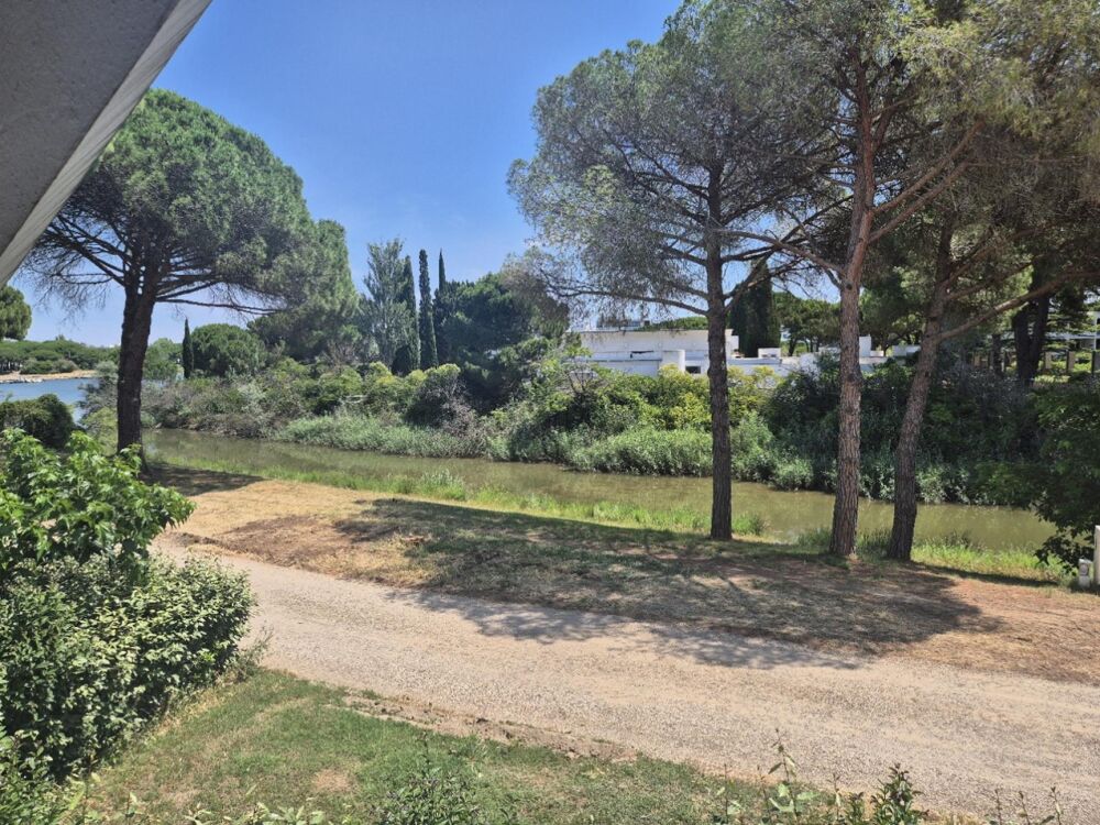 Vente Appartement Vente La Grande-Motte – Appartement avec vue sur le canal et  place de parking La grande-motte