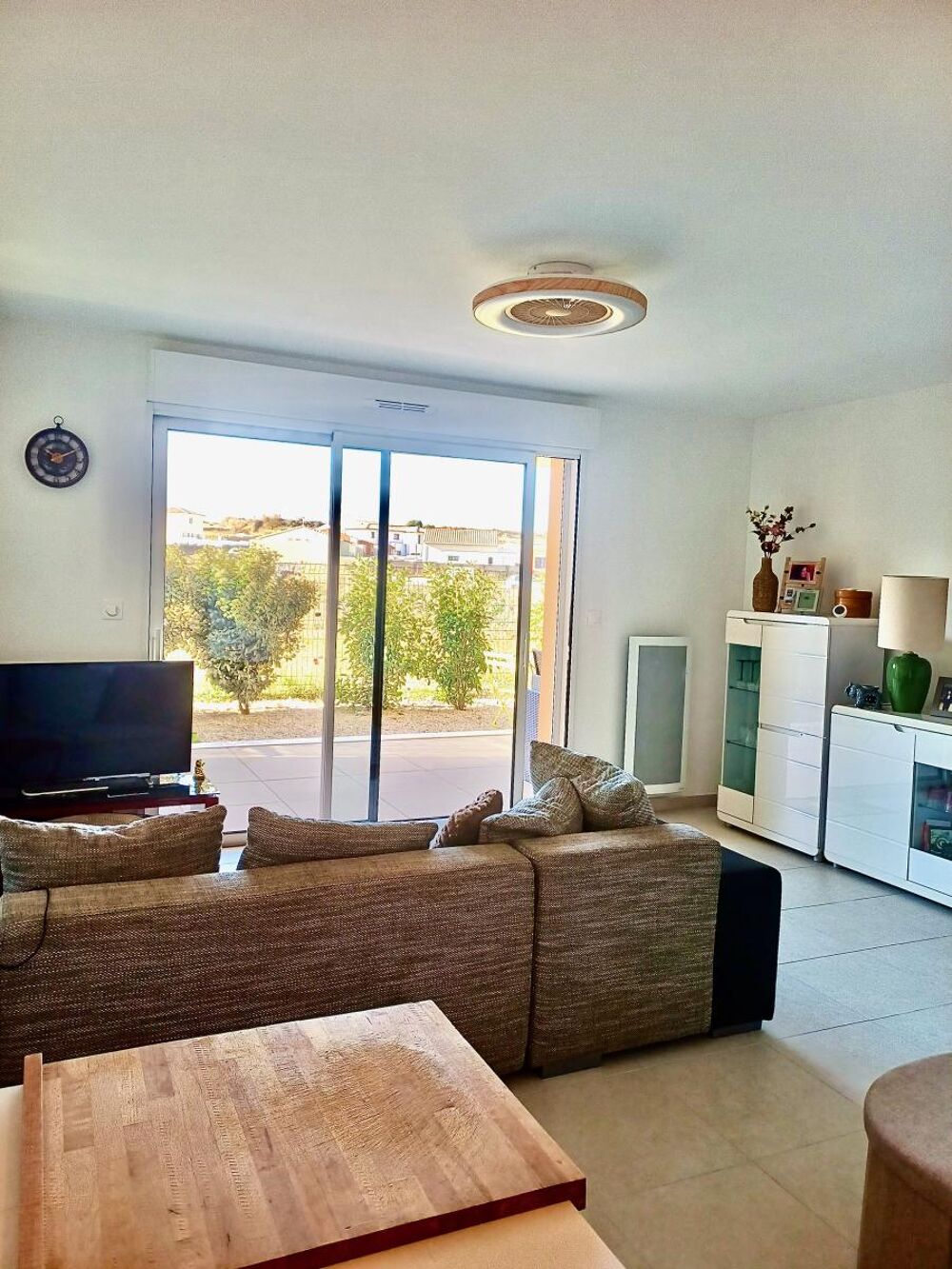 Bel appartement T2 de 43 m2 avec terrasse et parking privatif - résidence récente 2024.