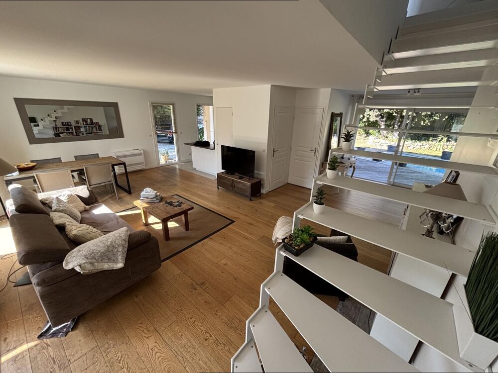 Vente Maison Saint-Jean-de-Védas – Maison familiale  T5 rénovée de  145 m² habitables + véranda de 24 m² + piscine sur 680 m² de terrain. Saint-jean-de-vedas