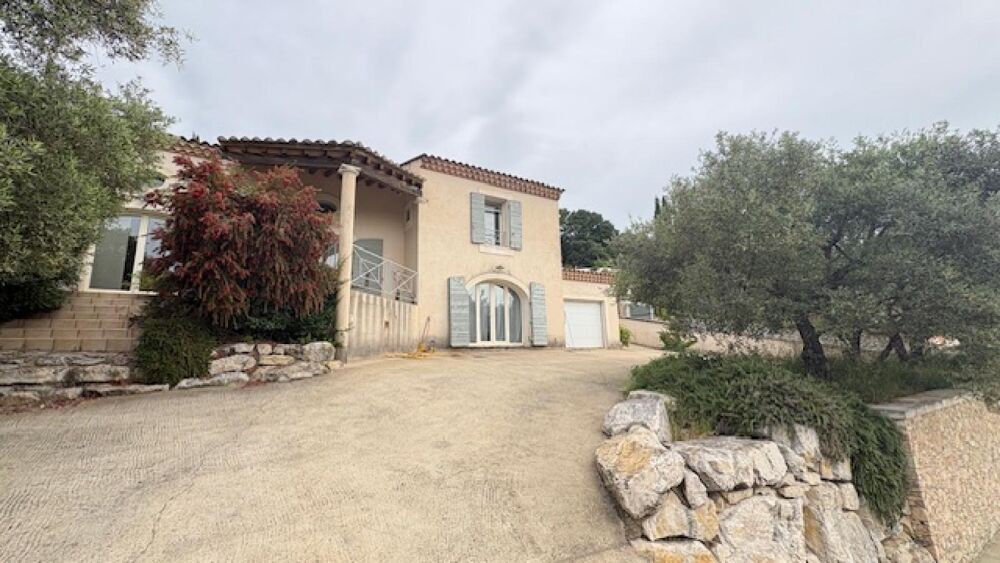 Villa P5 avec piscine sur 1850 m2 - BELLEGARDE