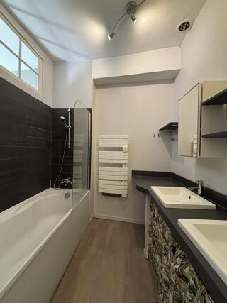  Appartement à louer 3 pièces 88 m²