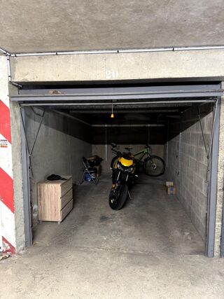  Parking / Garage à louer 10 m²