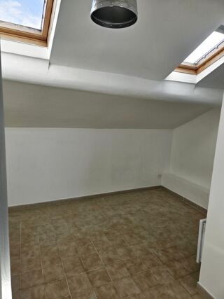  Immeuble � vendre 303 m�