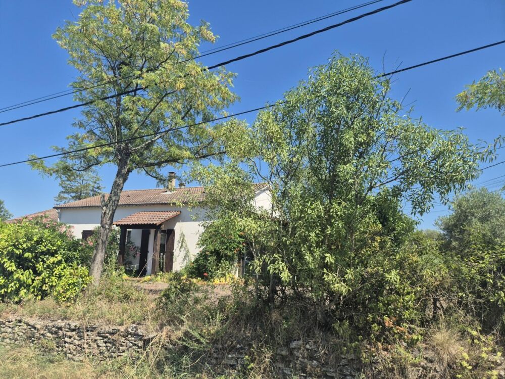 Maison de plain-pied avec piscine sur la commune des Mages