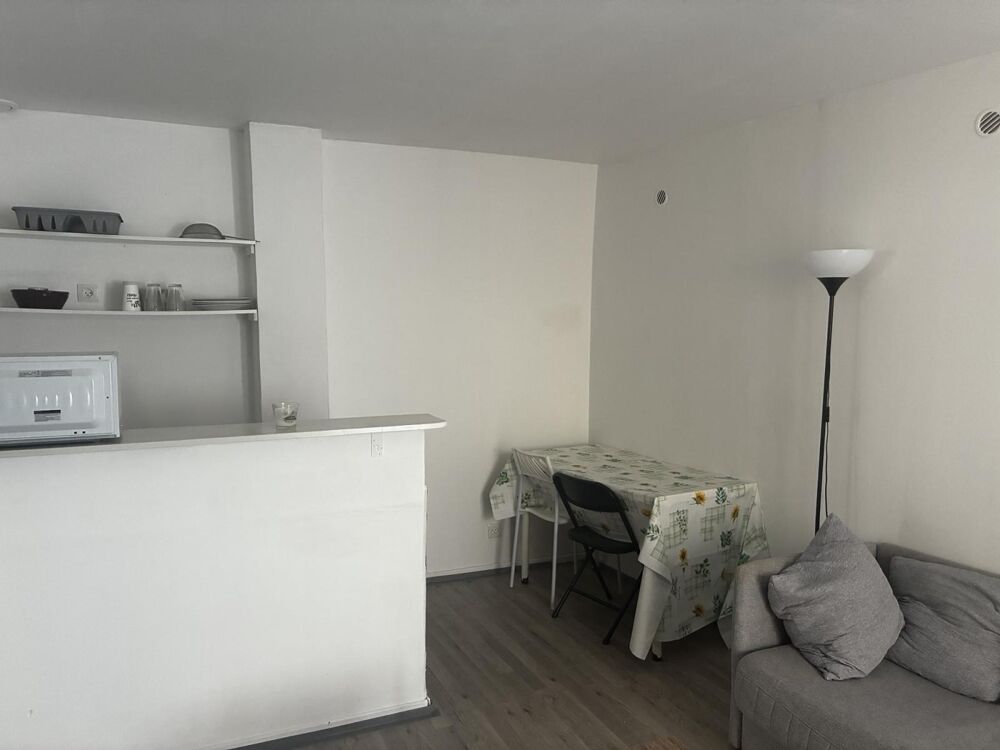 Location Appartement Appartement P2 bis meublé avec petit extérieur Nimes