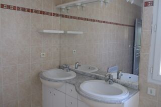  Appartement à louer 3 pièces 95 m²