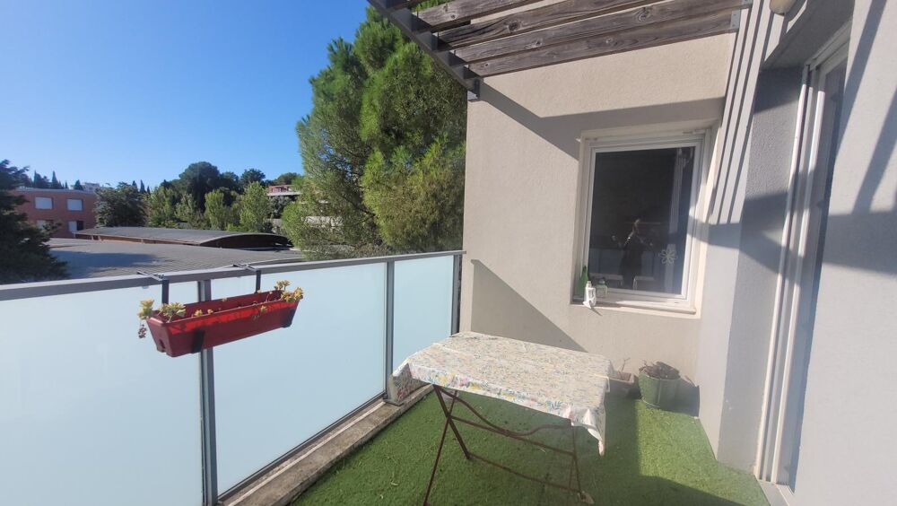 Vente Appartement MONTPELLIER superbe appartement T2 lumineux 43 m² au dernier étage, terrasse et  garage fermé . Ascenseur Montpellier