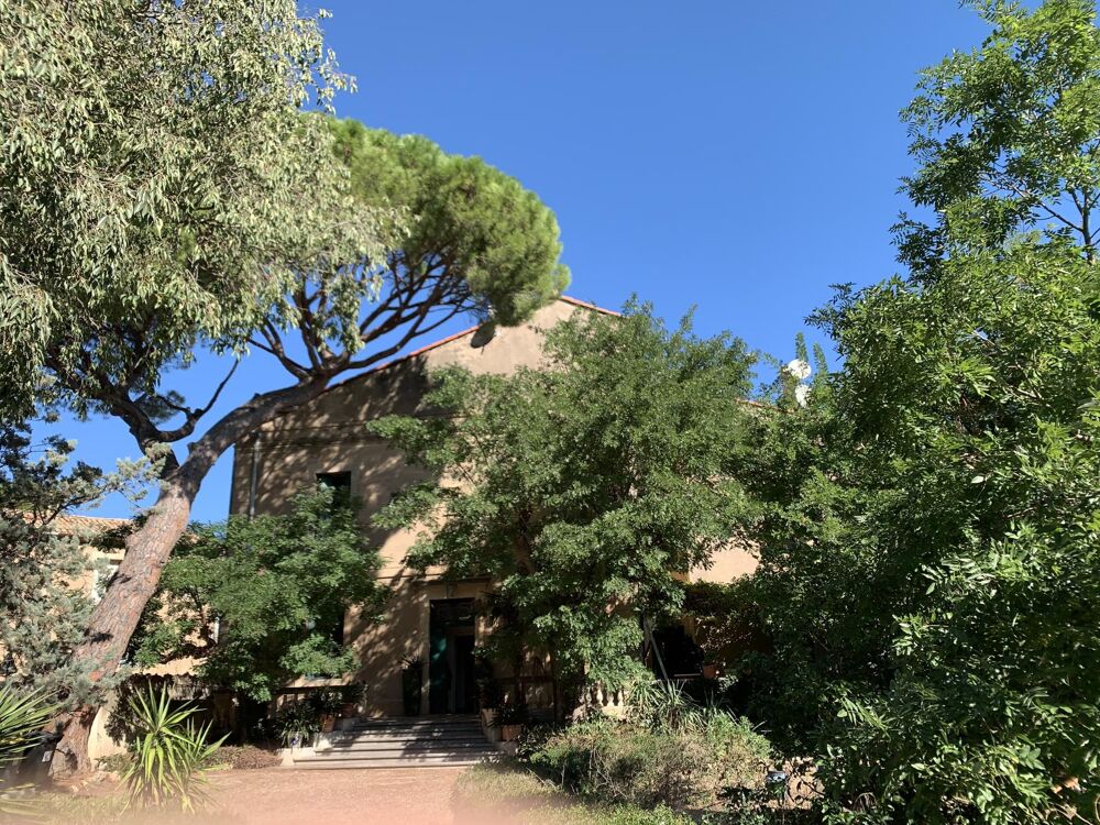 Vente Maison grande batisse  de charme occupée sur l'ouest de la métropole de Montpellier avec un joli parc une résidence exceptionnelle aux Cournonsec