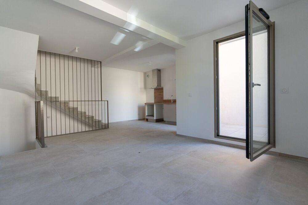Maison de ville + terrasse+ garage