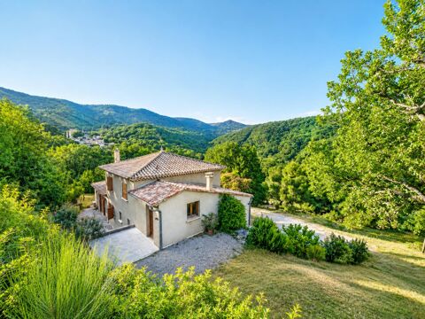   Vente secteur Lodève, villa lumineuse 175 m², 4 chambres, garage, terrasse, sur 15300 m² de terrain. Maison - 6 pièce(s) - 175 m²