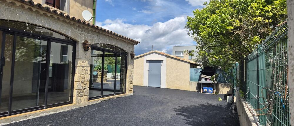 LATTES -Grande Maison T6 avec jardin clos, piscine avec pool house et 3 garages