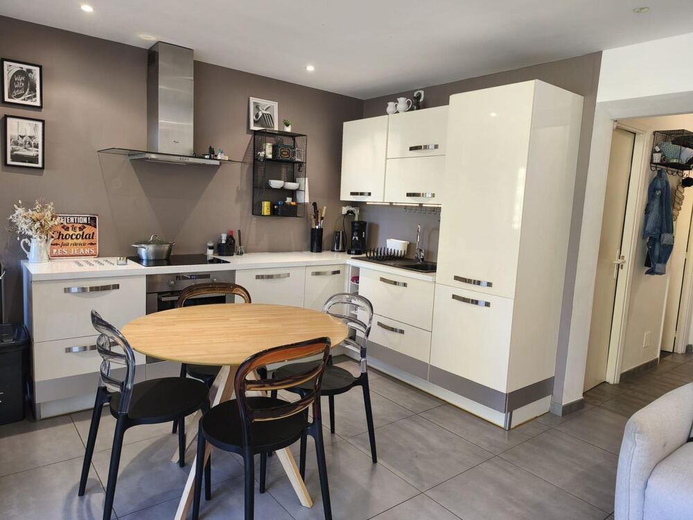 Vente Appartement La grande Motte : Beau T2 rénové par un architecte,   quartier prisé à pieds des commerces et des plages La grande-motte