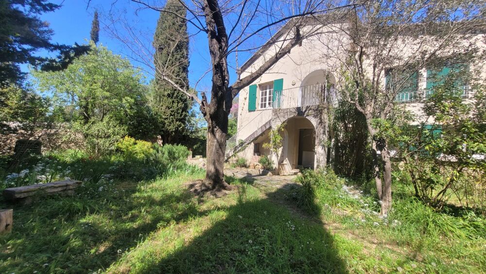 Vente Maison Montpellier Aiguelongue Rare Maison 4 faces de 200m² / 816 m² de terrain avec  3 logements indépendants. Montpellier