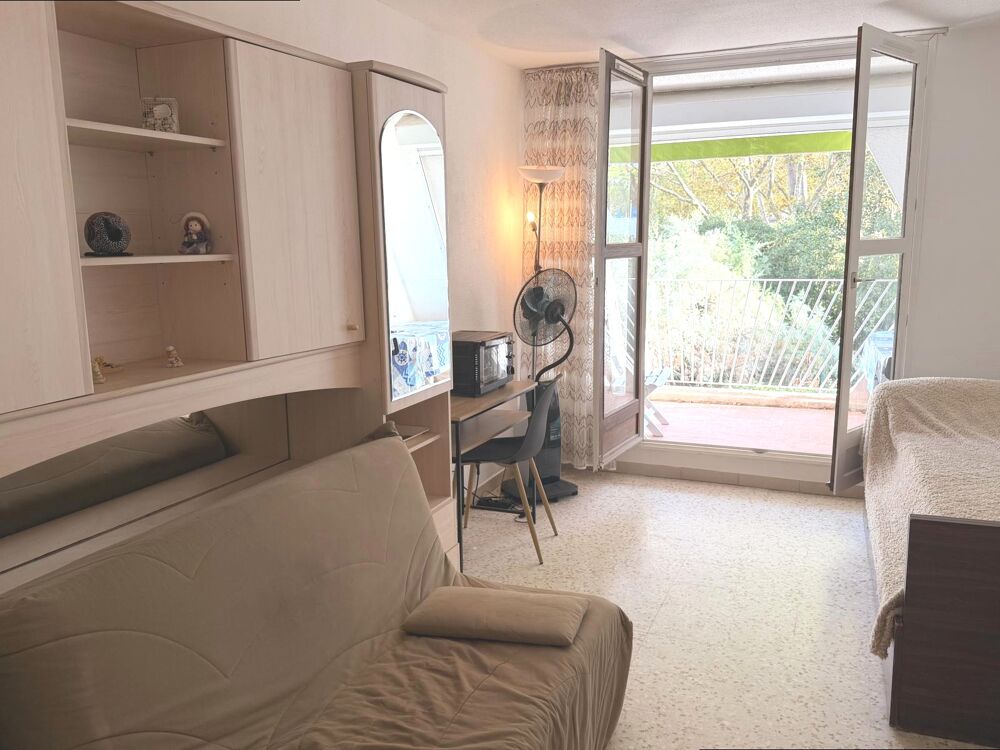 Vente Appartement La Grande Motte : Quartier prisé  : Studio meublé  avec vue sur la pinède, terrasse et parking La petite motte