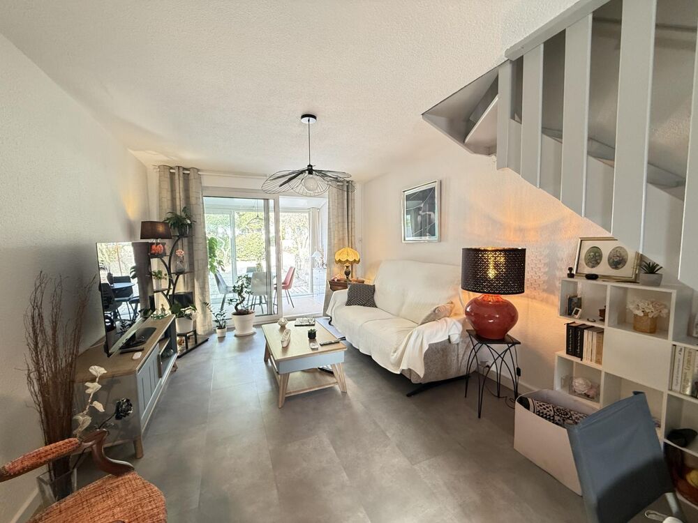 Vente Appartement MAISON  T3- TRAVERSANTE  -PORT CAMARGUE- GARAGE + PARKING + JARDIN + TERRASSE Le grau-du-roi