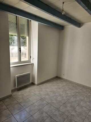  Immeuble � vendre 303 m�