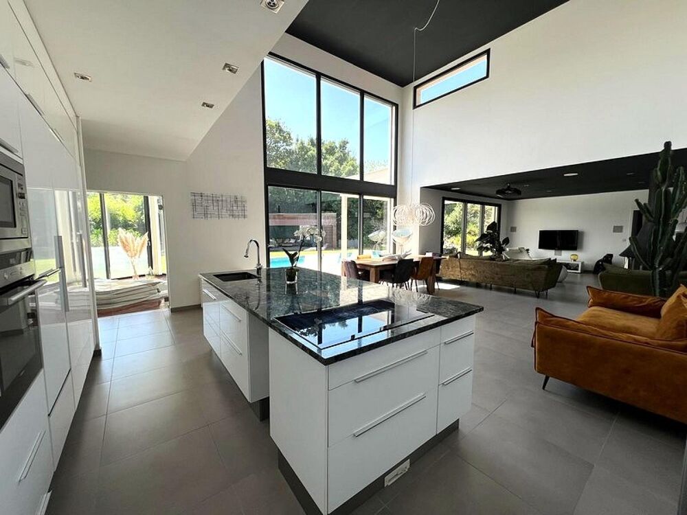 Villa d'architecte F6 de 200 m² sur 2000 m² sur les hauteurs de SOMMIERES (30250)