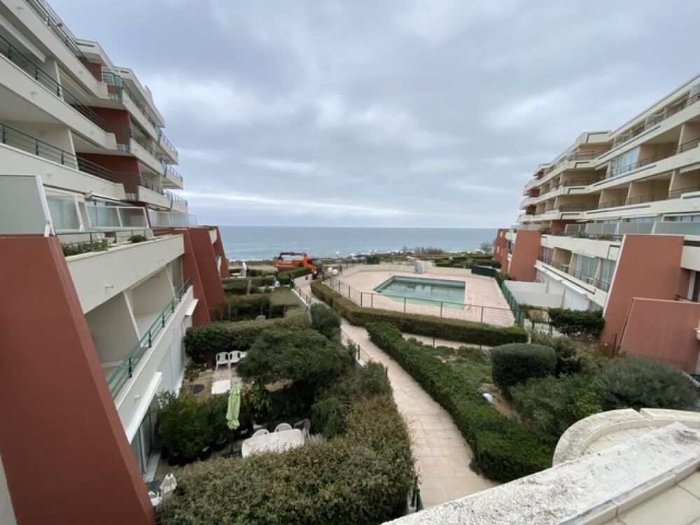 SETE dans une belle résidence face à la mer faux T3 quartier corniche en direct de la plage en rez de jardin en viager occupé un