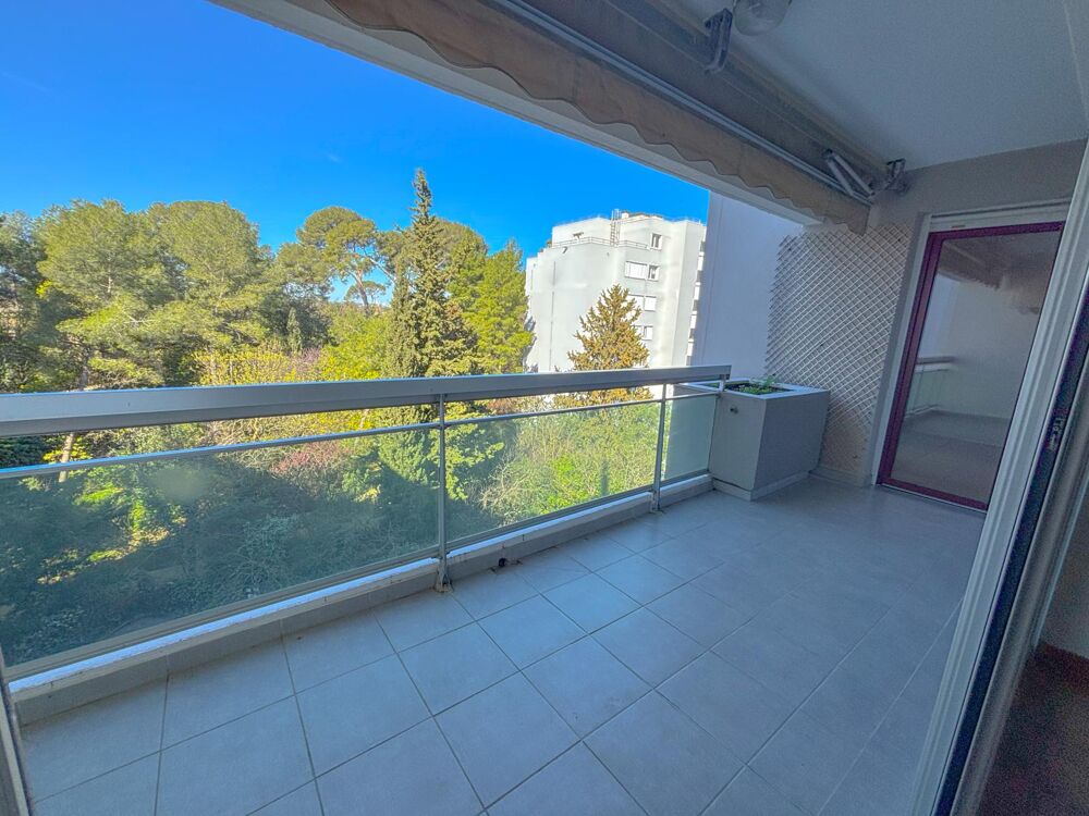 Superbe T3 avec terrasse  Résidence seniors avec services 24/24  Garage box et cave