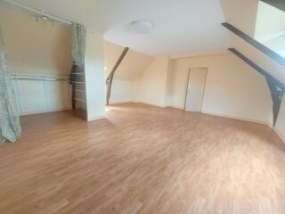  Maison à louer 8 pièces 143 m²